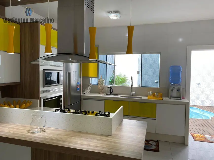 Foto 2 de Casa com 3 quartos à venda, 210m2 em Madri, Palhoca - SC