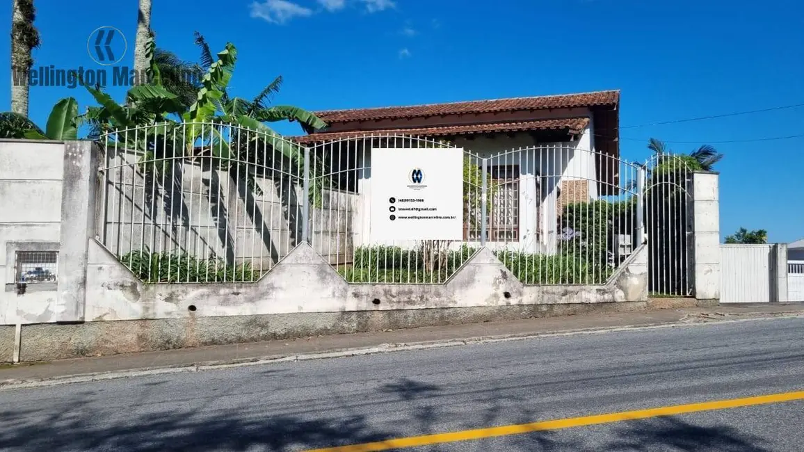 Foto 1 de Casa com 3 quartos à venda, 300m2 em Ponta de Baixo, Sao Jose - SC