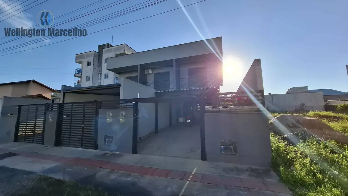 Foto 1 de Sobrado com 3 quartos à venda, 115m2 em Aririú, Palhoca - SC