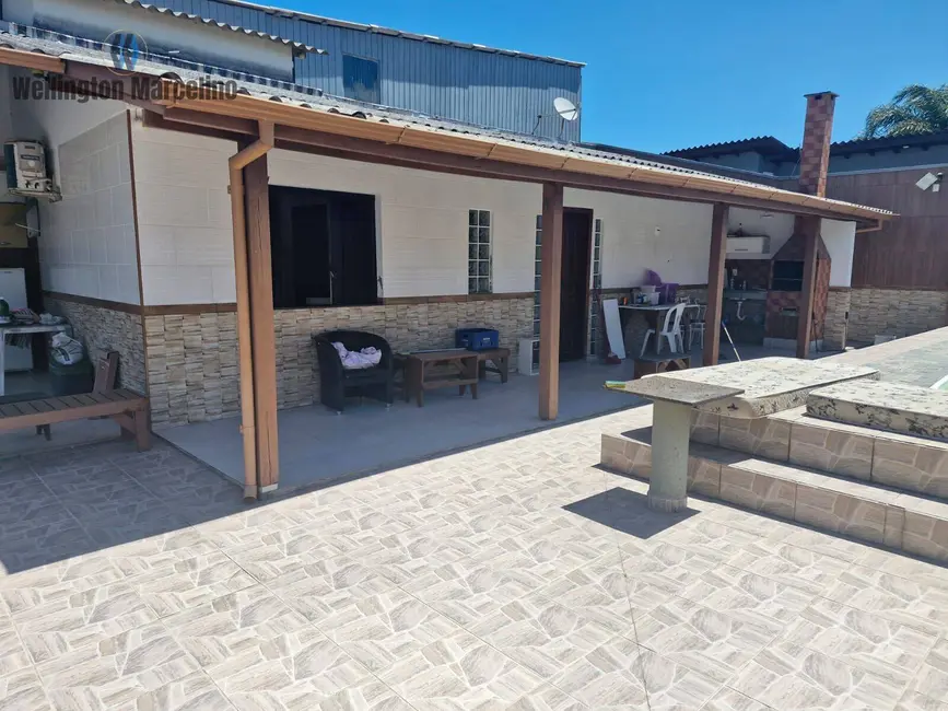 Foto 2 de Casa com 2 quartos à venda, 68m2 em Palhoca - SC