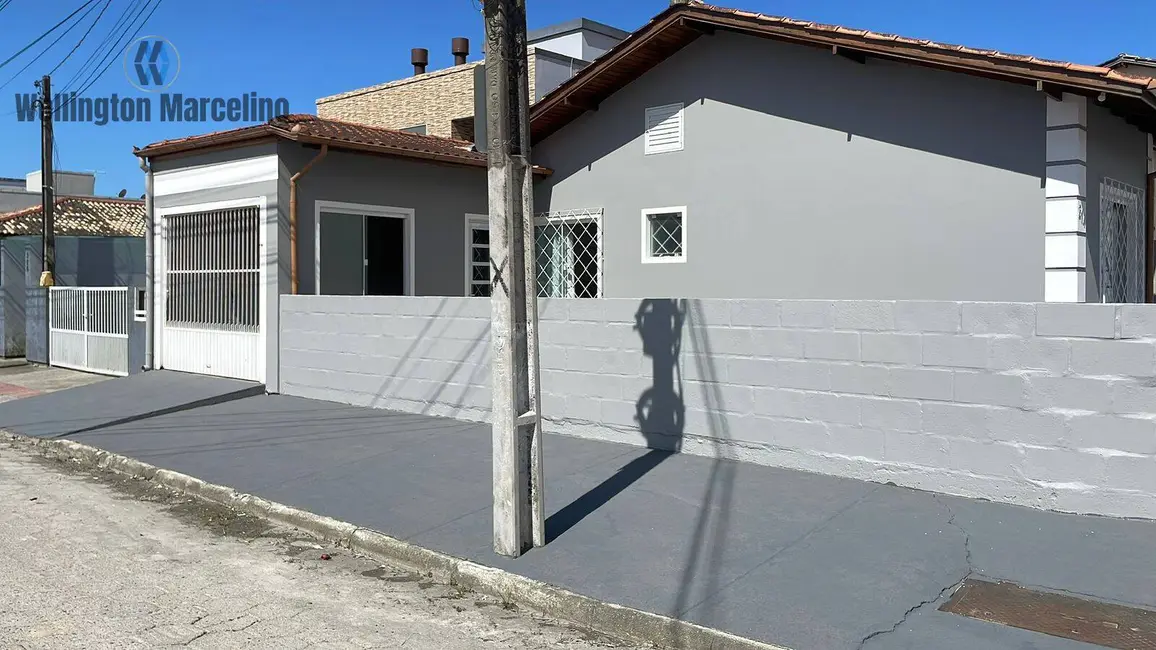 Foto 4 de Casa com 2 quartos à venda, 80m2 em Barra do Aririú, Palhoca - SC