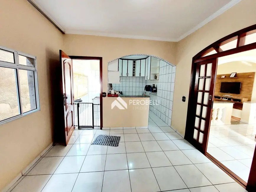 Casa com 2 quartos à venda, 250m2 em Centro, Itatiba - SP - imagem 5 Foto 5 de Casa com 2 quartos à venda, 250m2 em Centro, Itatiba - SP