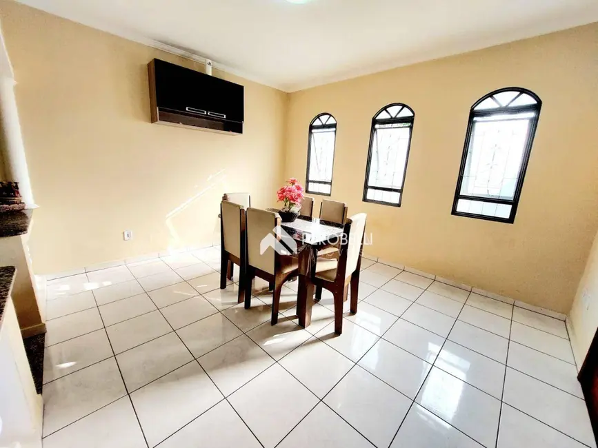 Casa com 2 quartos à venda, 250m2 em Centro, Itatiba - SP - imagem 8 Foto 8 de Casa com 2 quartos à venda, 250m2 em Centro, Itatiba - SP
