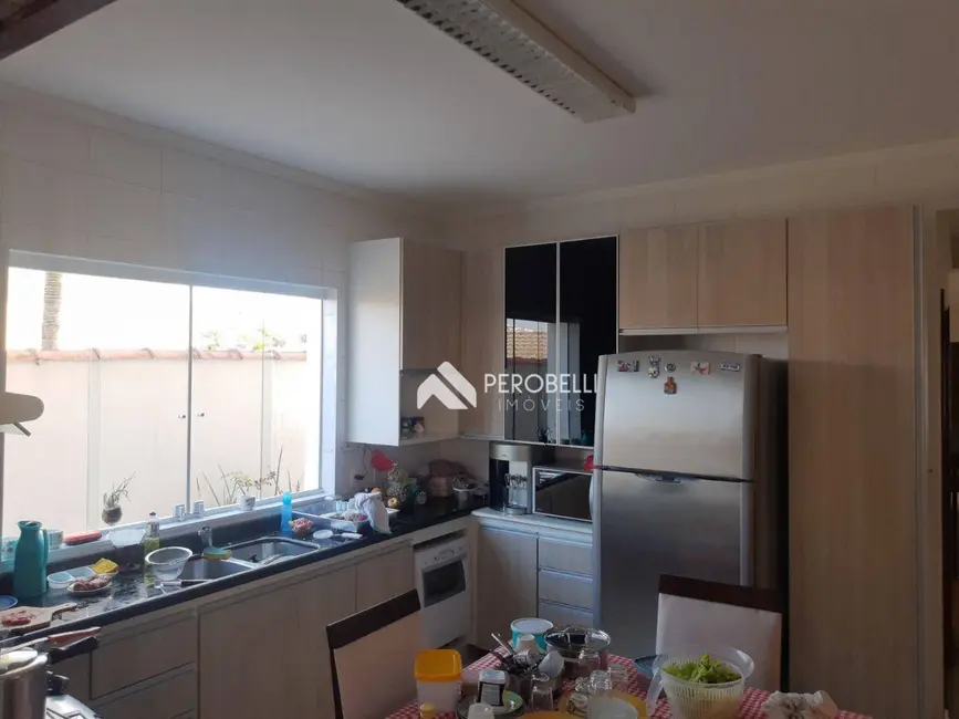 Foto 4 de Sobrado com 4 quartos à venda, 300m2 em Parque das Laranjeiras, Itatiba - SP