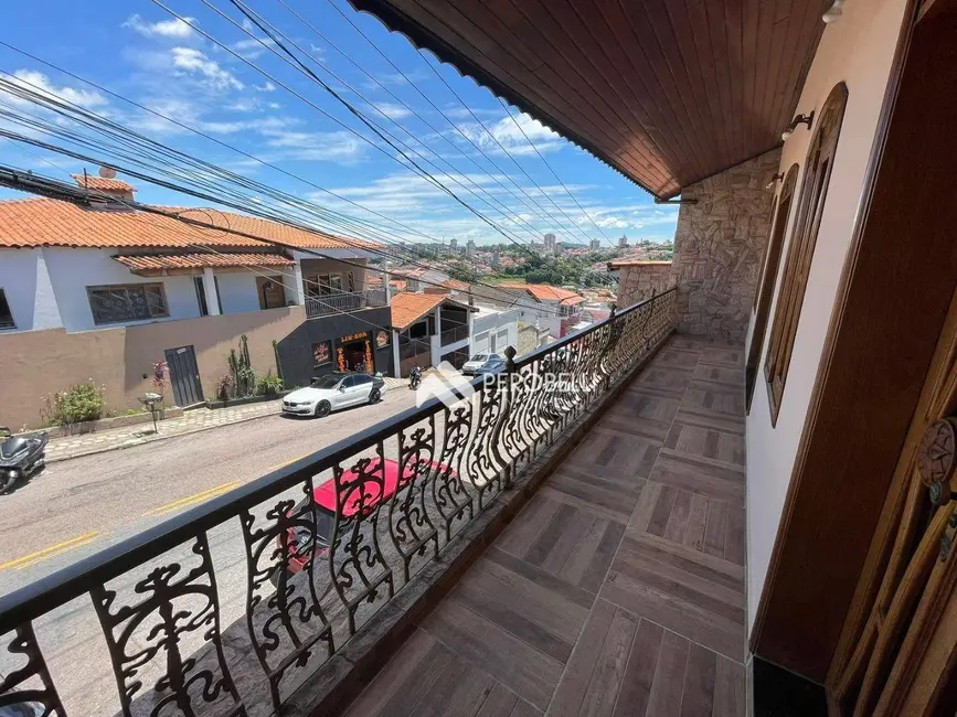 Foto 1 de Casa com 3 quartos à venda, 250m2 em Vila Bela Vista, Itatiba - SP