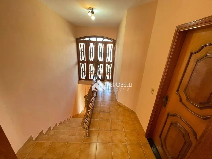 Foto 2 de Casa com 3 quartos à venda, 250m2 em Vila Bela Vista, Itatiba - SP