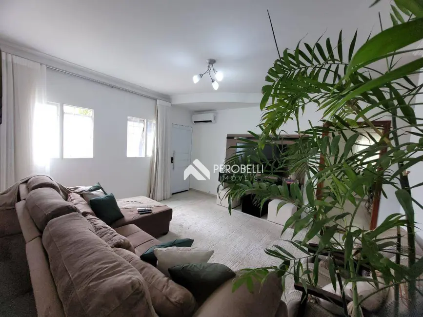 Sobrado com 3 quartos à venda, 142m2 em Centro, Itatiba - SP - imagem 3 Foto 3 de Sobrado com 3 quartos à venda, 142m2 em Centro, Itatiba - SP