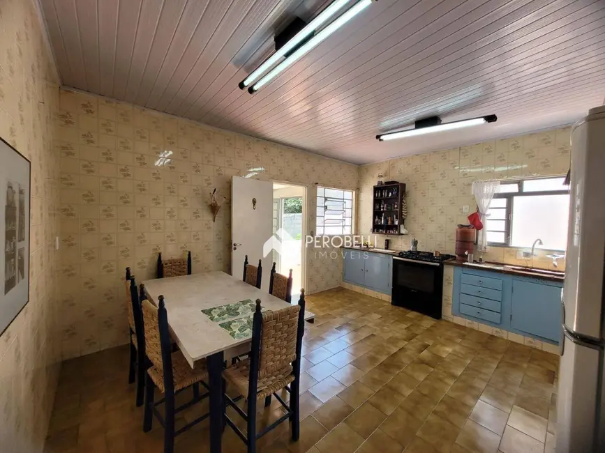 Casa com 3 quartos à venda, 300m2 em Centro, Itatiba - SP - imagem 4 Foto 4 de Casa com 3 quartos à venda, 300m2 em Centro, Itatiba - SP