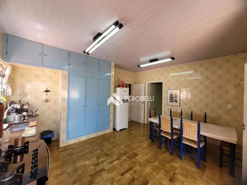 Casa com 3 quartos à venda, 300m2 em Centro, Itatiba - SP - imagem 3 Foto 3 de Casa com 3 quartos à venda, 300m2 em Centro, Itatiba - SP