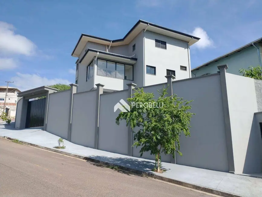 Casa com 3 quartos à venda, 451m2 em Centro, Itatiba - SP - imagem 2 Foto 2 de Casa com 3 quartos à venda, 451m2 em Centro, Itatiba - SP