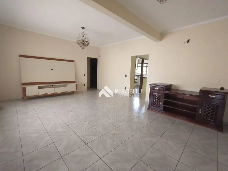 Casa com 3 quartos à venda, 282m2 em Centro, Itatiba - SP - imagem 3 Foto 3 de Casa com 3 quartos à venda, 282m2 em Centro, Itatiba - SP