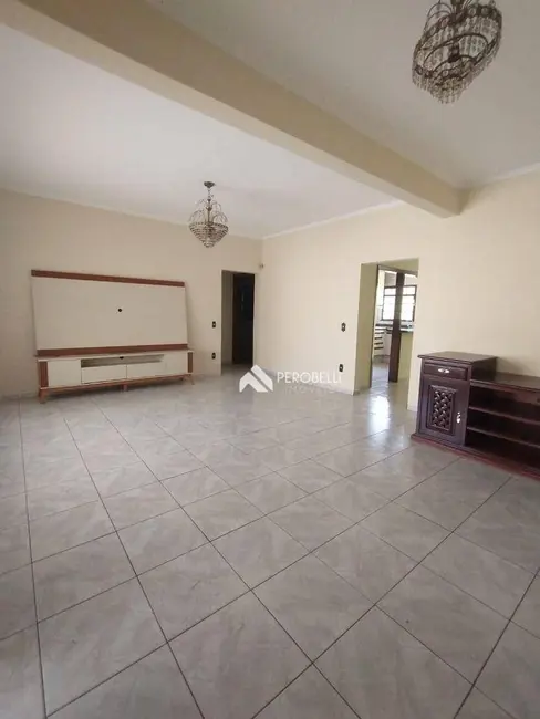 Casa com 3 quartos à venda, 282m2 em Centro, Itatiba - SP - imagem 4 Foto 4 de Casa com 3 quartos à venda, 282m2 em Centro, Itatiba - SP