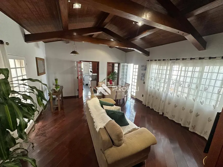 Casa com 4 quartos à venda, 270m2 em Centro, Itatiba - SP - imagem 2 Foto 2 de Casa com 4 quartos à venda, 270m2 em Centro, Itatiba - SP