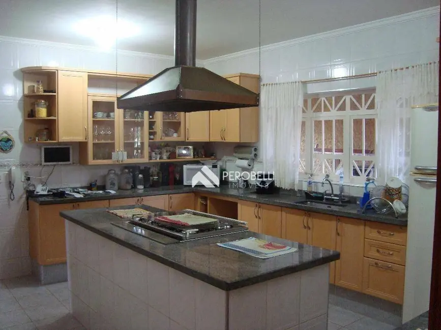 Chácara com 3 quartos à venda, 1000m2 em Centro, Itatiba - SP - imagem 8 Foto 8 de Chácara com 3 quartos à venda, 1000m2 em Centro, Itatiba - SP