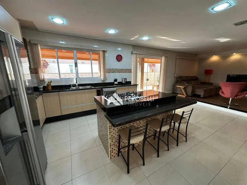 Casa de Condomínio com 3 quartos à venda, 380m2 em Centro, Itatiba - SP - imagem 5 Foto 5 de Casa de Condomínio com 3 quartos à venda, 380m2 em Centro, Itatiba - SP