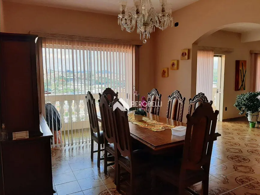 Casa com 6 quartos à venda, 500m2 em Centro, Itatiba - SP - imagem 6 Foto 6 de Casa com 6 quartos à venda, 500m2 em Centro, Itatiba - SP