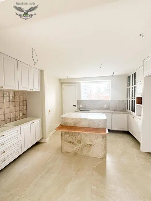 Foto 6 de Apartamento com 3 quartos à venda, 173m2 em Umarizal, Belem - PA