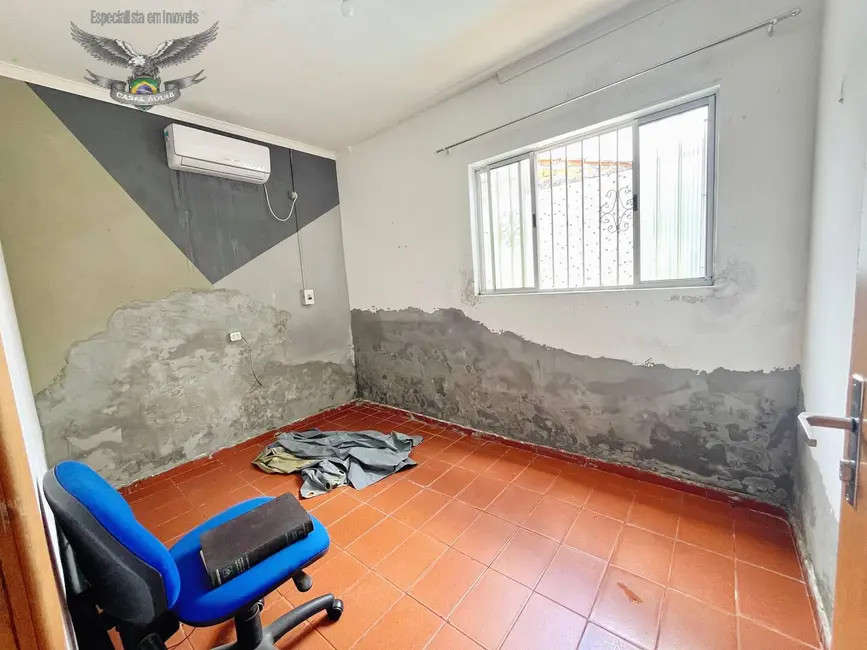 Casa com 3 quartos à venda, 200m2 em Centro, Ananindeua - PA - imagem 5 Foto 5 de Casa com 3 quartos à venda, 200m2 em Centro, Ananindeua - PA
