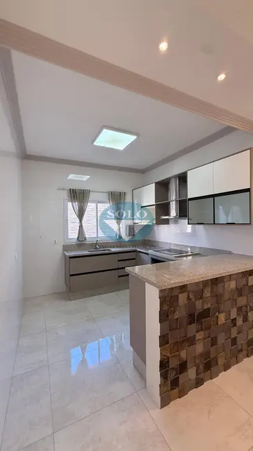 Casa com 3 quartos à venda, 170m2 em Medeiros, Jundiai - SP - imagem 4 Foto 4 de Casa com 3 quartos à venda, 170m2 em Medeiros, Jundiai - SP