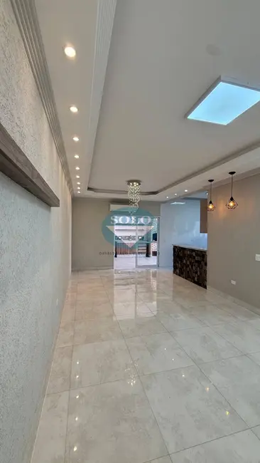Casa com 3 quartos à venda, 170m2 em Medeiros, Jundiai - SP - imagem 3 Foto 3 de Casa com 3 quartos à venda, 170m2 em Medeiros, Jundiai - SP