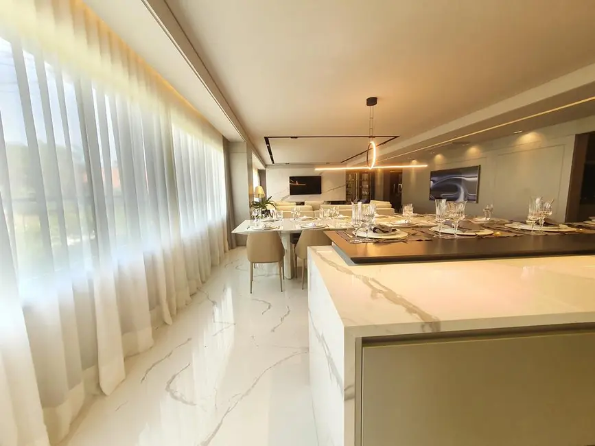 Apartamento com 4 quartos à venda, 202m2 em Jardim Europa, Porto Alegre - RS - imagem 3 Foto 3 de Apartamento com 4 quartos à venda, 202m2 em Jardim Europa, Porto Alegre - RS