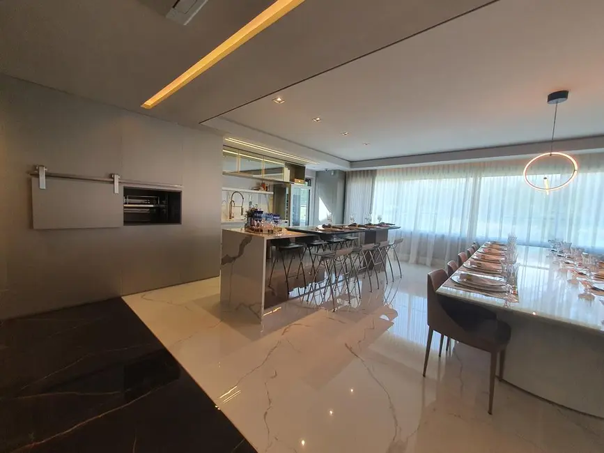 Apartamento com 4 quartos à venda, 202m2 em Jardim Europa, Porto Alegre - RS - imagem 8 Foto 8 de Apartamento com 4 quartos à venda, 202m2 em Jardim Europa, Porto Alegre - RS