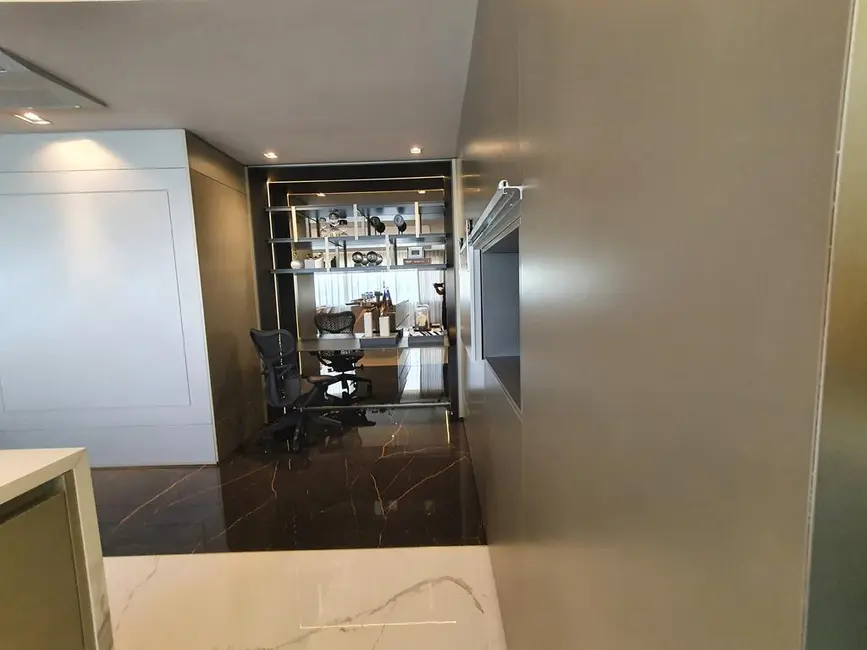 Apartamento com 4 quartos à venda, 291m2 em Jardim Europa, Porto Alegre - RS - imagem 7 Foto 7 de Apartamento com 4 quartos à venda, 291m2 em Jardim Europa, Porto Alegre - RS