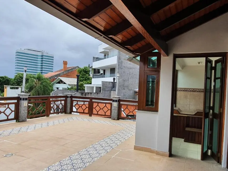 Foto 2 de Casa com 5 quartos à venda, 377m2 em Chácara das Pedras, Porto Alegre - RS