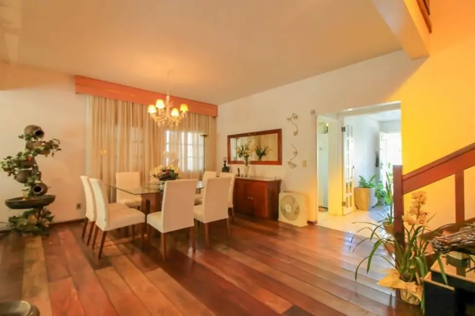 Casa com 4 quartos à venda, 295m2 em Chácara das Pedras, Porto Alegre - RS - imagem 9 Foto 9 de Casa com 4 quartos à venda, 295m2 em Chácara das Pedras, Porto Alegre - RS