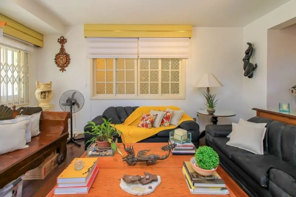 Casa com 4 quartos à venda, 295m2 em Chácara das Pedras, Porto Alegre - RS - imagem 3 Foto 3 de Casa com 4 quartos à venda, 295m2 em Chácara das Pedras, Porto Alegre - RS