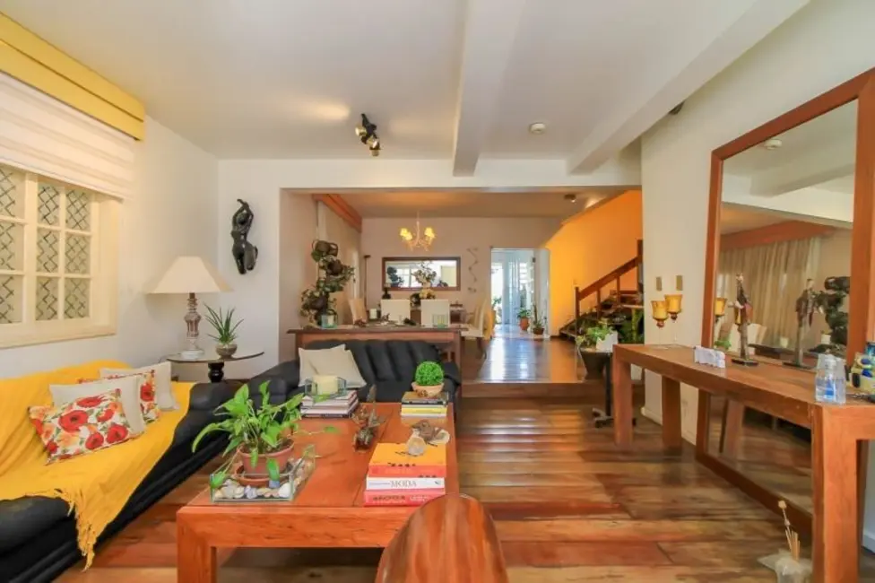 Foto 2 de Casa com 4 quartos à venda, 295m2 em Chácara das Pedras, Porto Alegre - RS