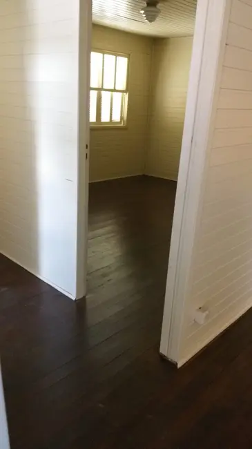 Foto 2 de Casa com 2 quartos à venda, 150m2 em São Sebastião, Porto Alegre - RS