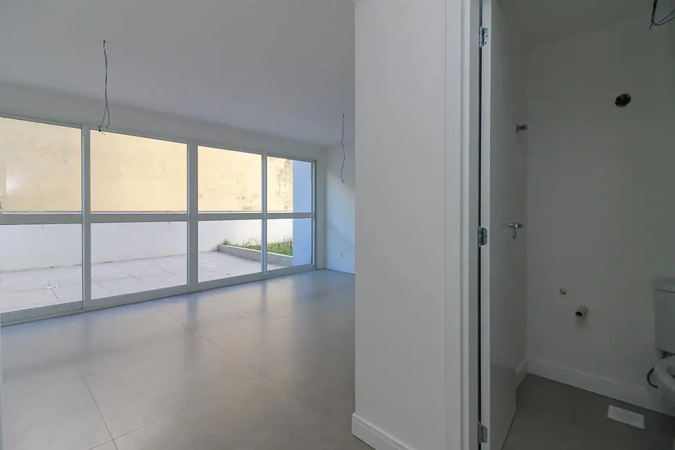 Apartamento com 1 quarto à venda, 77m2 em Passo da Areia, Porto Alegre - RS - imagem 9 Foto 9 de Apartamento com 1 quarto à venda, 77m2 em Passo da Areia, Porto Alegre - RS