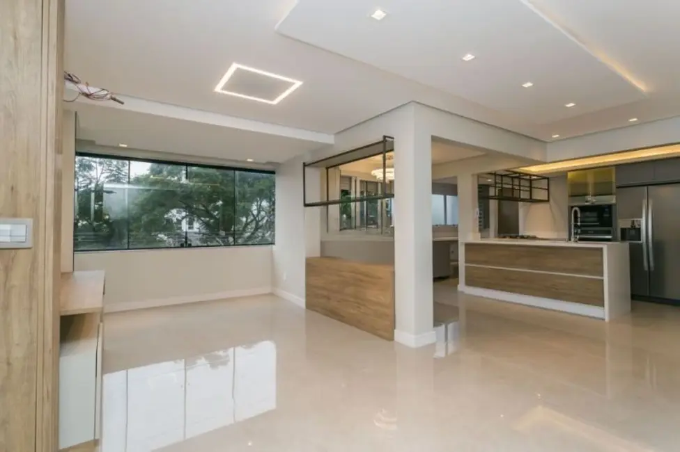 Apartamento com 2 quartos à venda, 87m2 em Auxiliadora, Porto Alegre - RS - imagem 2 Foto 2 de Apartamento com 2 quartos à venda, 87m2 em Auxiliadora, Porto Alegre - RS