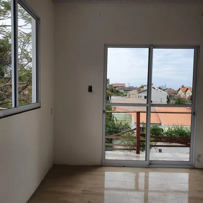 Foto 2 de Casa com 3 quartos à venda, 120m2 em Jardim São Pedro, Porto Alegre - RS