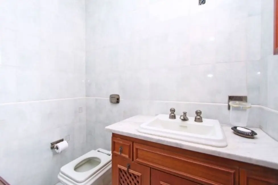 Foto 4 de Casa com 3 quartos à venda, 300m2 em São Sebastião, Porto Alegre - RS