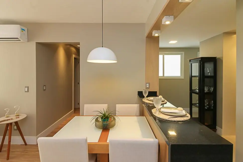 Foto 2 de Apartamento com 2 quartos à venda, 70m2 em Jardim Botânico, Porto Alegre - RS
