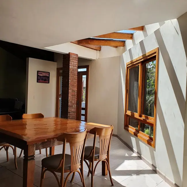 Foto 2 de Casa com 4 quartos à venda, 290m2 em Agronomia, Porto Alegre - RS