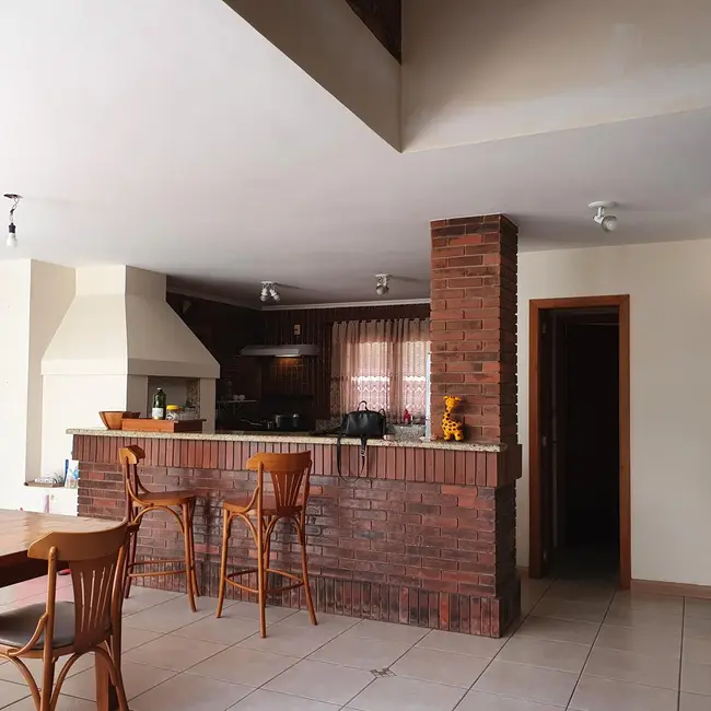 Foto 1 de Casa com 4 quartos à venda, 290m2 em Agronomia, Porto Alegre - RS