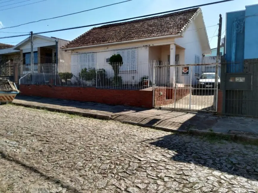 Foto 1 de Casa com 2 quartos à venda, 77m2 em Vila Ipiranga, Porto Alegre - RS