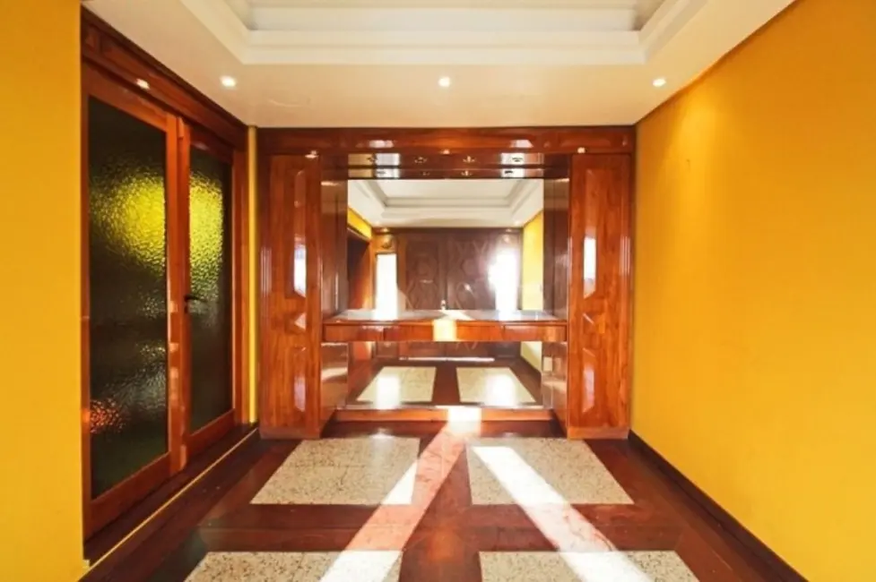 Casa com 4 quartos à venda, 600m2 em Teresópolis, Porto Alegre - RS - imagem 9 Foto 9 de Casa com 4 quartos à venda, 600m2 em Teresópolis, Porto Alegre - RS