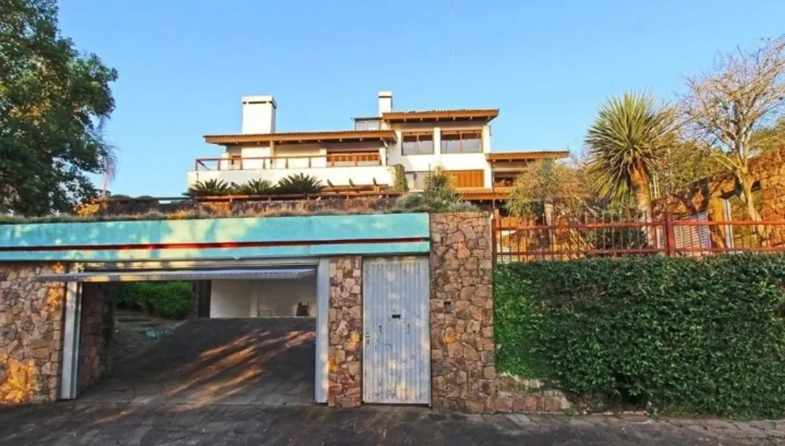 Foto 2 de Casa com 4 quartos à venda, 600m2 em Teresópolis, Porto Alegre - RS