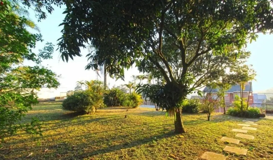 Casa com 4 quartos à venda, 600m2 em Teresópolis, Porto Alegre - RS - imagem 8 Foto 8 de Casa com 4 quartos à venda, 600m2 em Teresópolis, Porto Alegre - RS