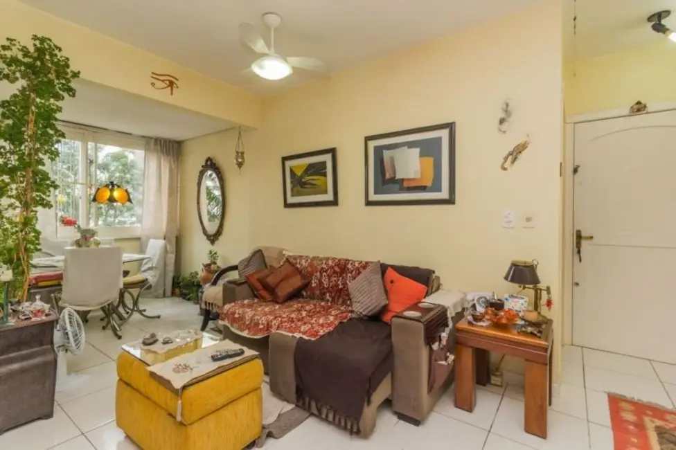 Foto 2 de Apartamento com 3 quartos à venda, 72m2 em Chácara das Pedras, Porto Alegre - RS