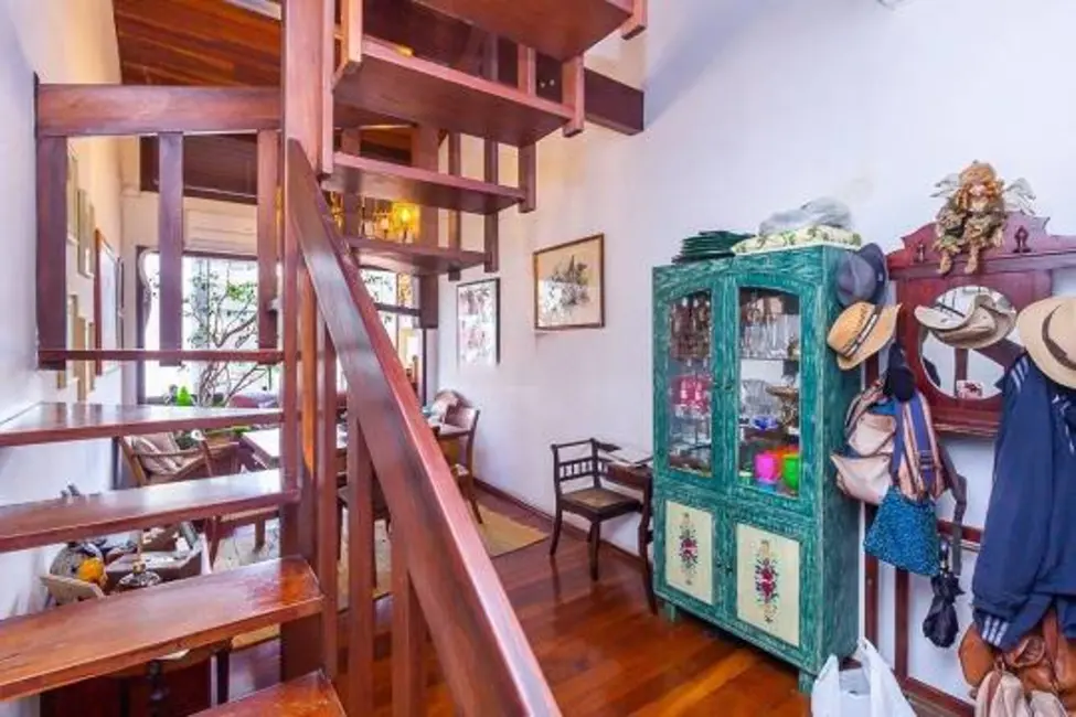 Cobertura com 3 quartos à venda, 134m2 em Santana, Porto Alegre - RS - imagem 2 Foto 2 de Cobertura com 3 quartos à venda, 134m2 em Santana, Porto Alegre - RS