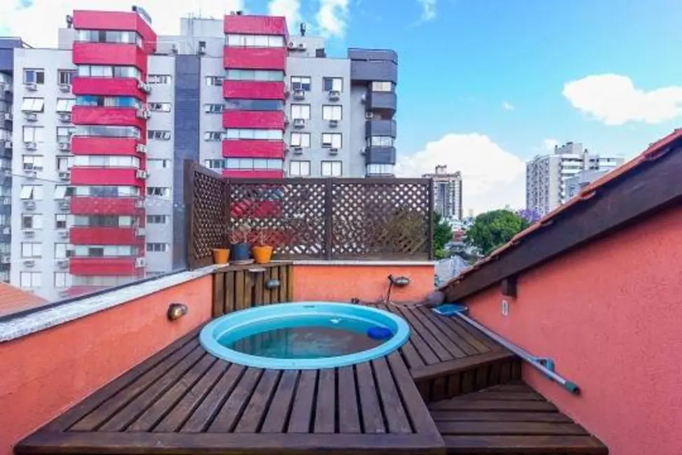 Cobertura com 3 quartos à venda, 134m2 em Santana, Porto Alegre - RS - imagem 3 Foto 3 de Cobertura com 3 quartos à venda, 134m2 em Santana, Porto Alegre - RS