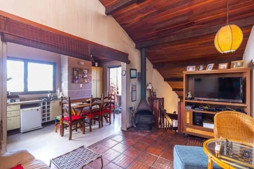 Cobertura com 3 quartos à venda, 134m2 em Santana, Porto Alegre - RS - imagem 6 Foto 6 de Cobertura com 3 quartos à venda, 134m2 em Santana, Porto Alegre - RS