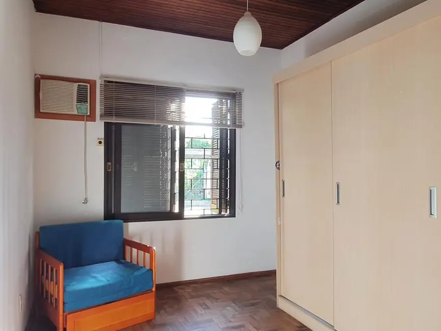 Casa com 5 quartos à venda, 290m2 em Glória, Porto Alegre - RS - imagem 7 Foto 7 de Casa com 5 quartos à venda, 290m2 em Glória, Porto Alegre - RS