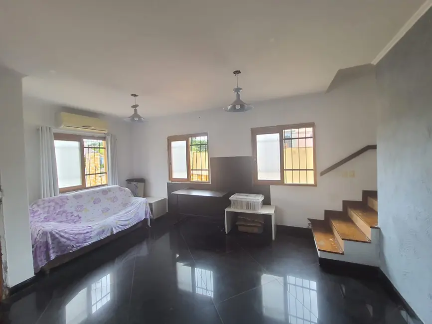 Foto 3 de Casa com 2 quartos à venda, 117m2 em Rubem Berta, Porto Alegre - RS