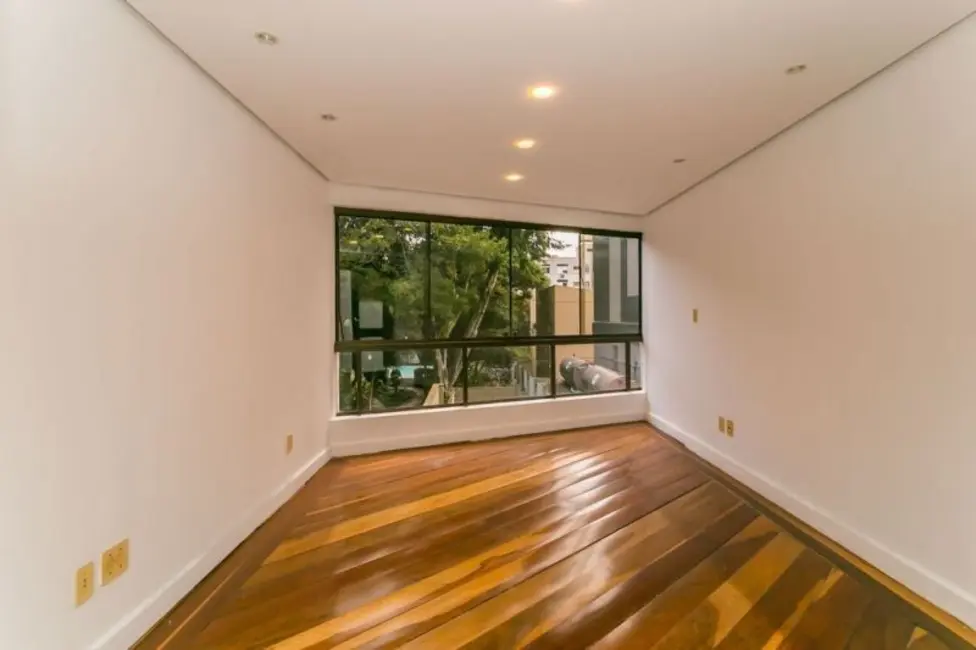 Apartamento com 3 quartos à venda, 227m2 em Bela Vista, Porto Alegre - RS - imagem 7 Foto 7 de Apartamento com 3 quartos à venda, 227m2 em Bela Vista, Porto Alegre - RS